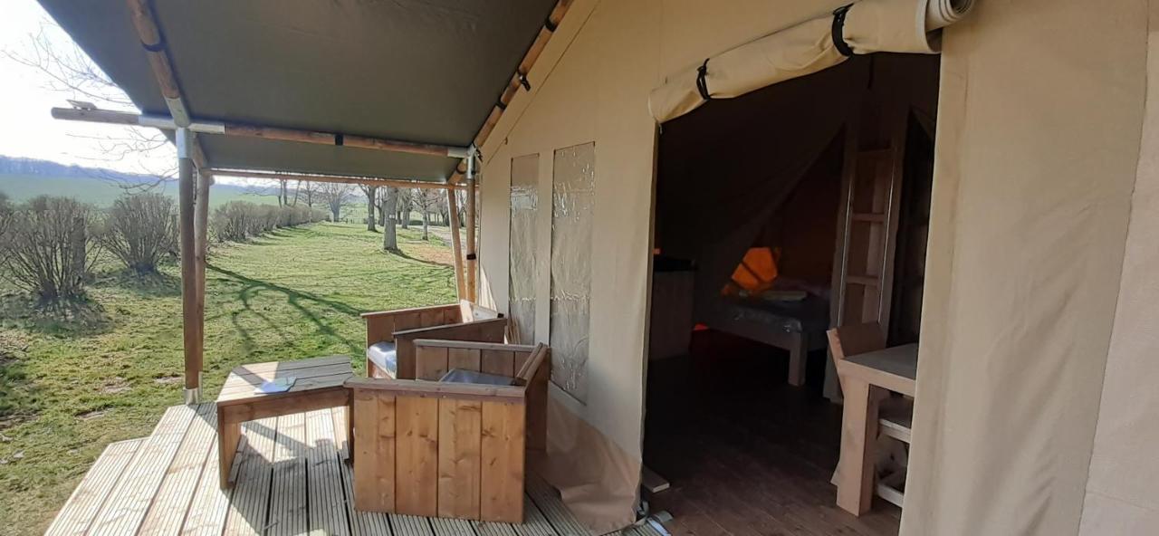 Tente Familiale Au Camping Hautoreille Bannes  Luaran gambar