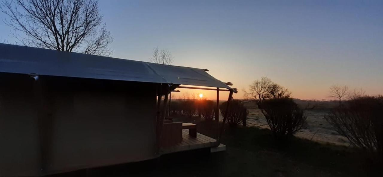 Tente Familiale Au Camping Hautoreille Bannes  Luaran gambar